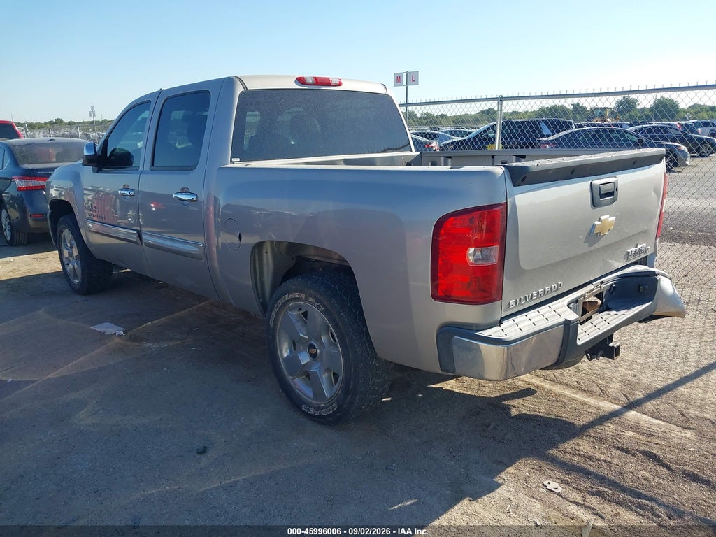 2009 Chevrolet Silverado 1500 LT photo 3