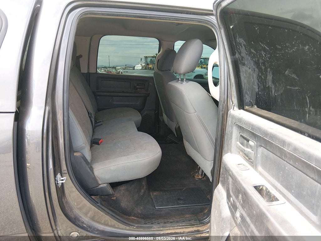 2018 Ram 1500 Tradesman 4X4 5'7 Box photo 8