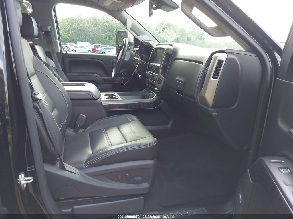 2016 GMC Sierra 2500HD Denali photo 5
