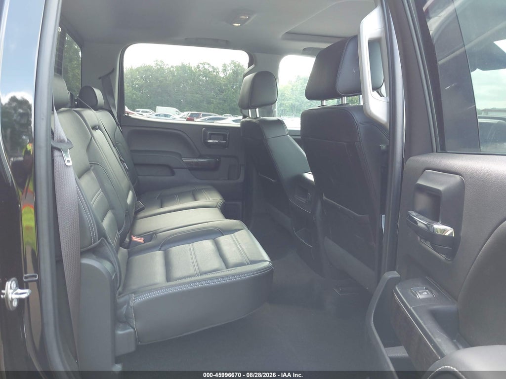 2016 GMC Sierra 2500HD Denali photo 8