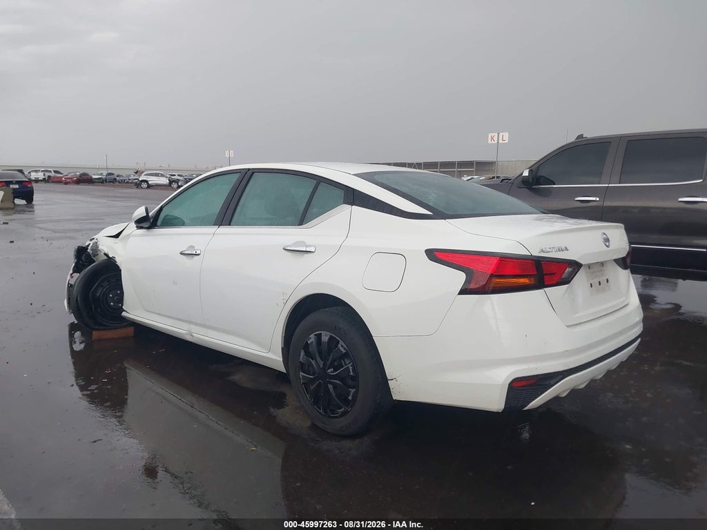 2021 Nissan Altima S FWD photo 3