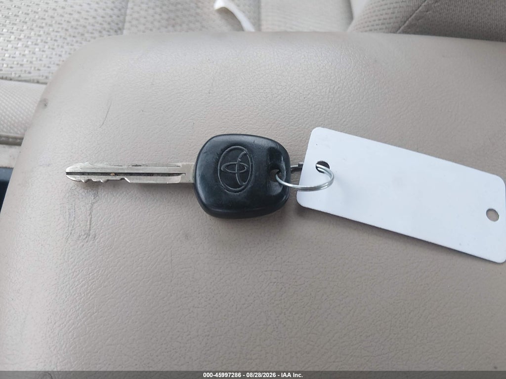 2014 Toyota Camry L photo 11