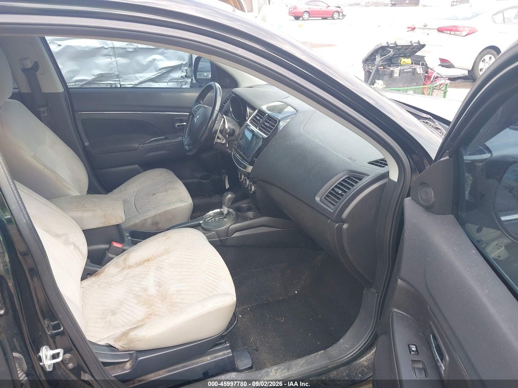 2015 Mitsubishi Outlander Sport SE photo 5