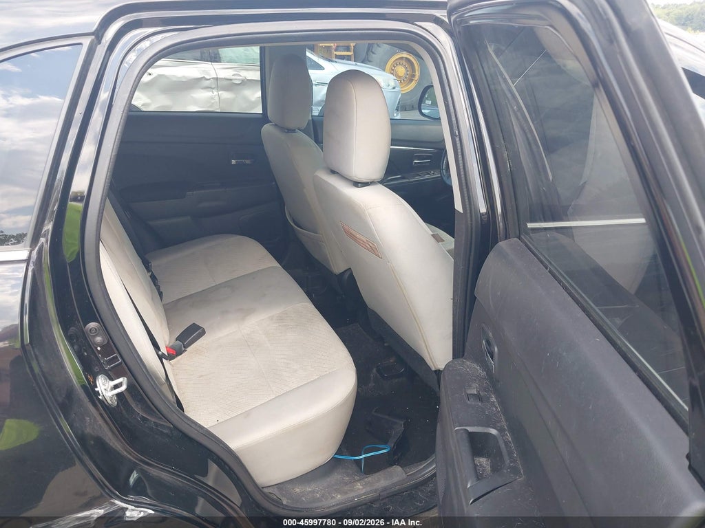 2015 Mitsubishi Outlander Sport SE photo 8