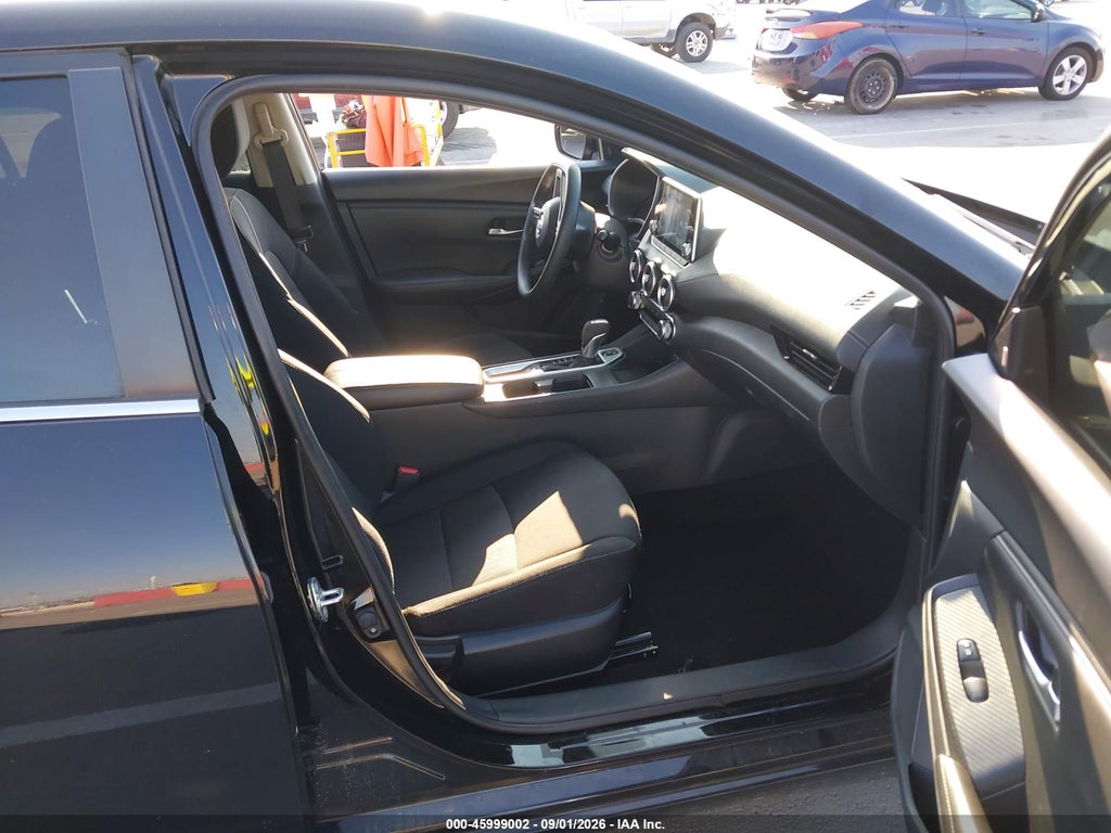 2023 Nissan Sentra SV Xtronic CVT photo 5