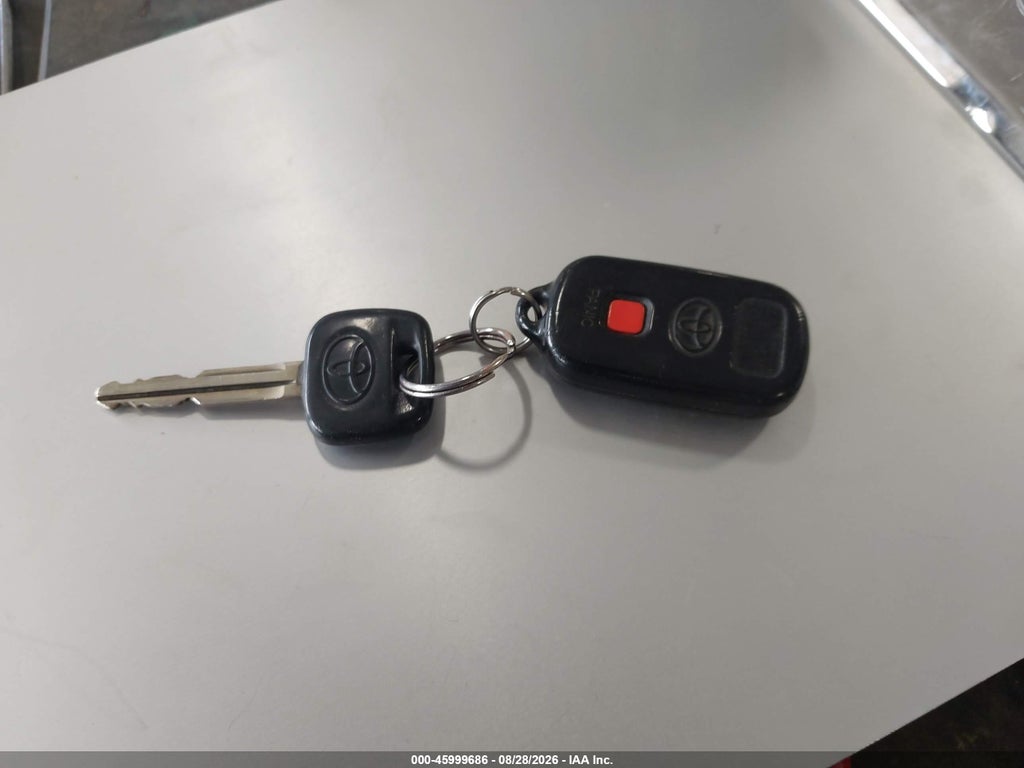 2005 Toyota Camry LE photo 11