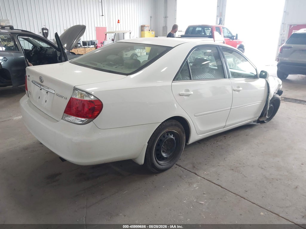 2005 Toyota Camry LE photo 4