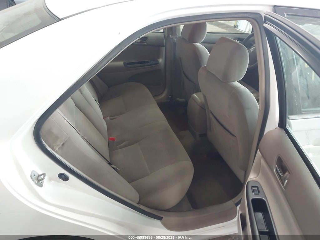 2005 Toyota Camry LE photo 8