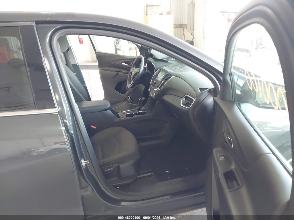 2018 Chevrolet Equinox LT photo 5