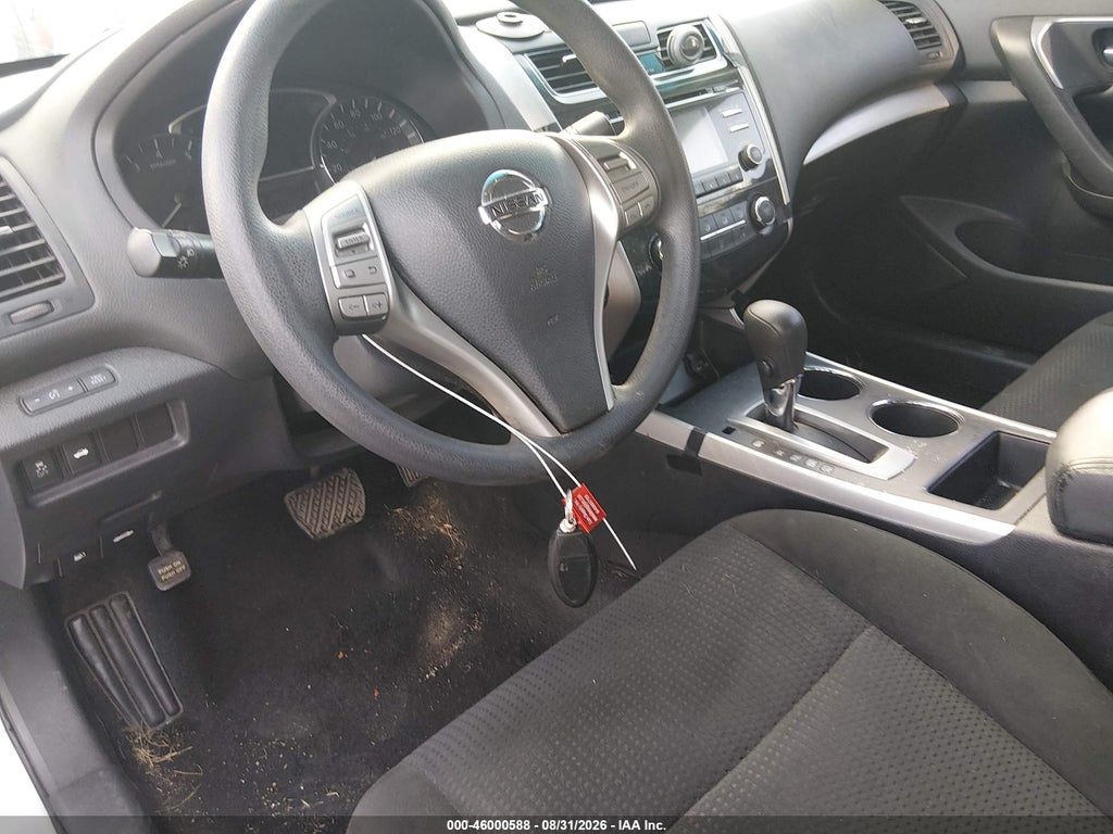 2015 Nissan Altima 2.5 S photo 11