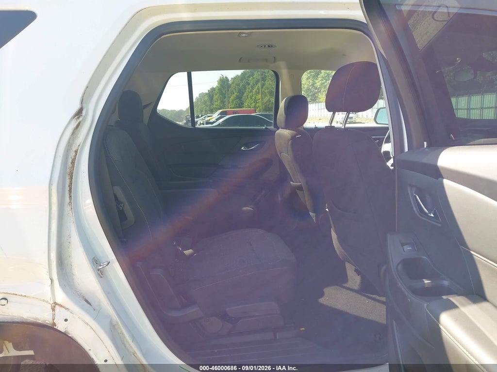 2021 Chevrolet Traverse FWD LT Cloth photo 8