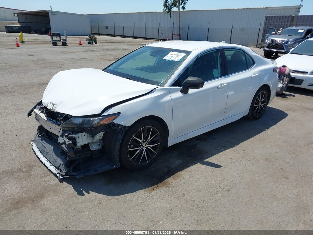 2021 Toyota Camry SE photo 2