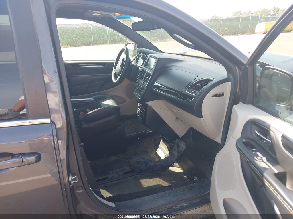 2017 Dodge Grand Caravan SXT photo 5
