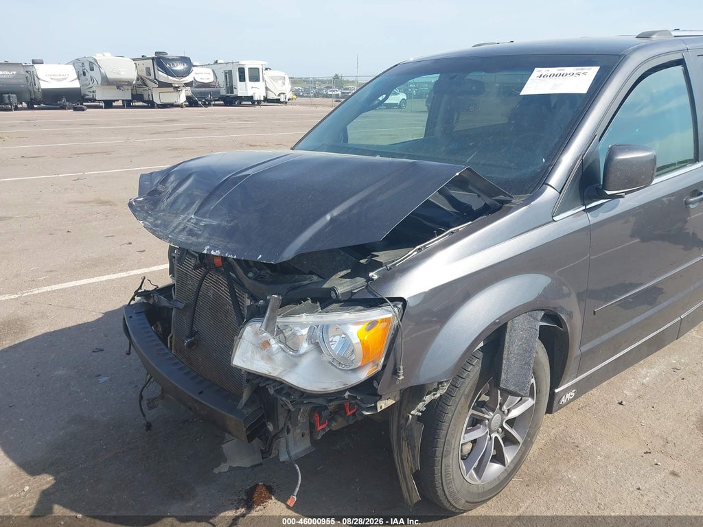 2017 Dodge Grand Caravan SXT photo 6