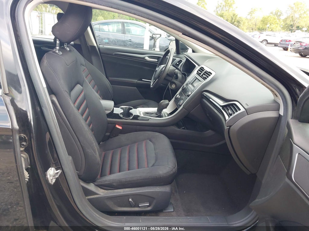 2015 Ford Fusion SE photo 5