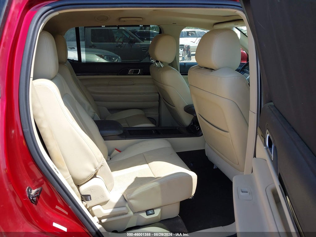 2014 Lincoln MKT Ecoboost photo 8