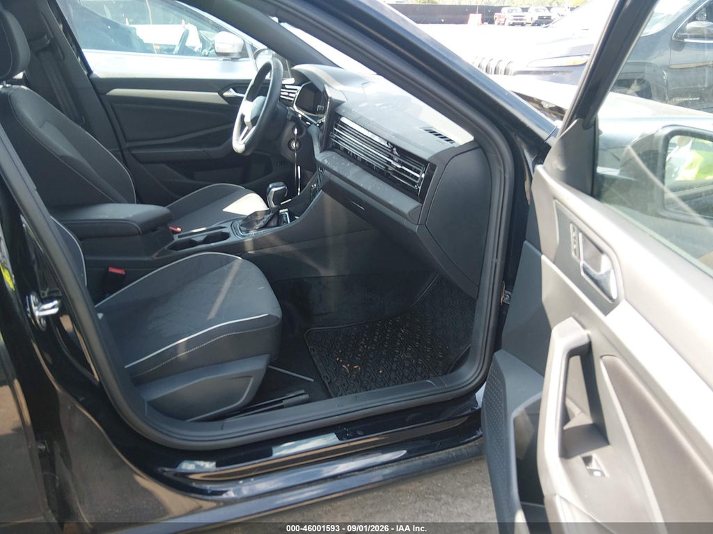 2026 Volkswagen Jetta Sport photo 5