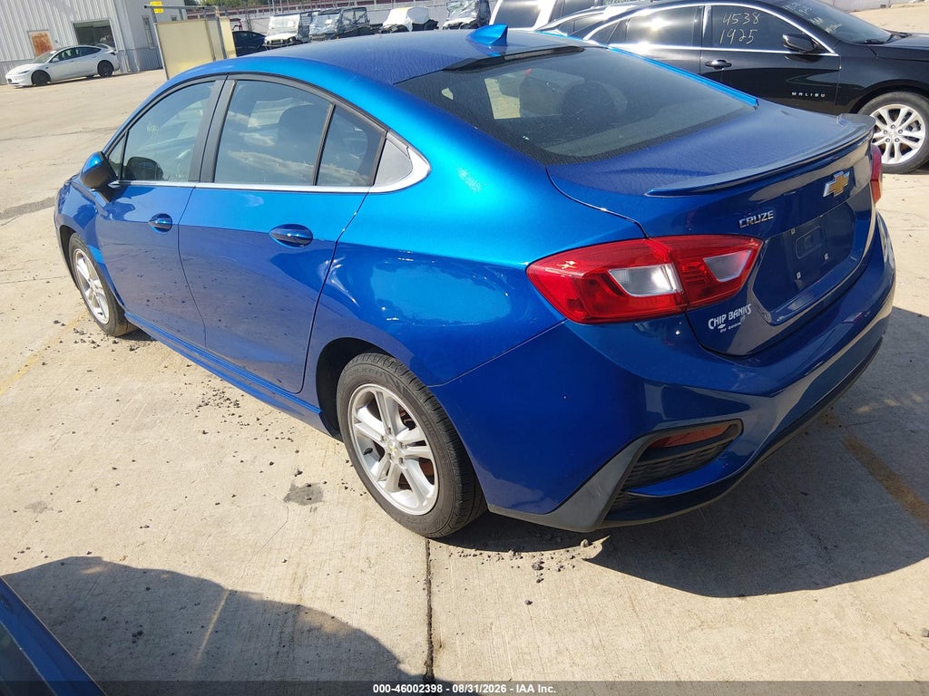 2016 Chevrolet Cruze LT Manual photo 3