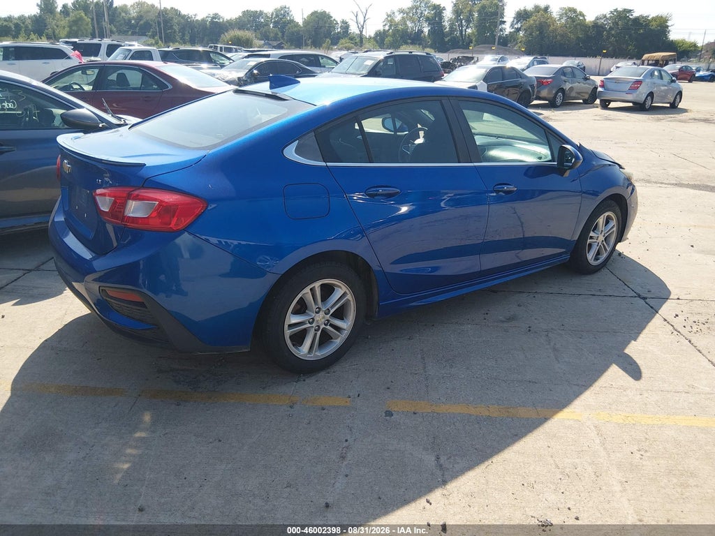 2016 Chevrolet Cruze LT Manual photo 4