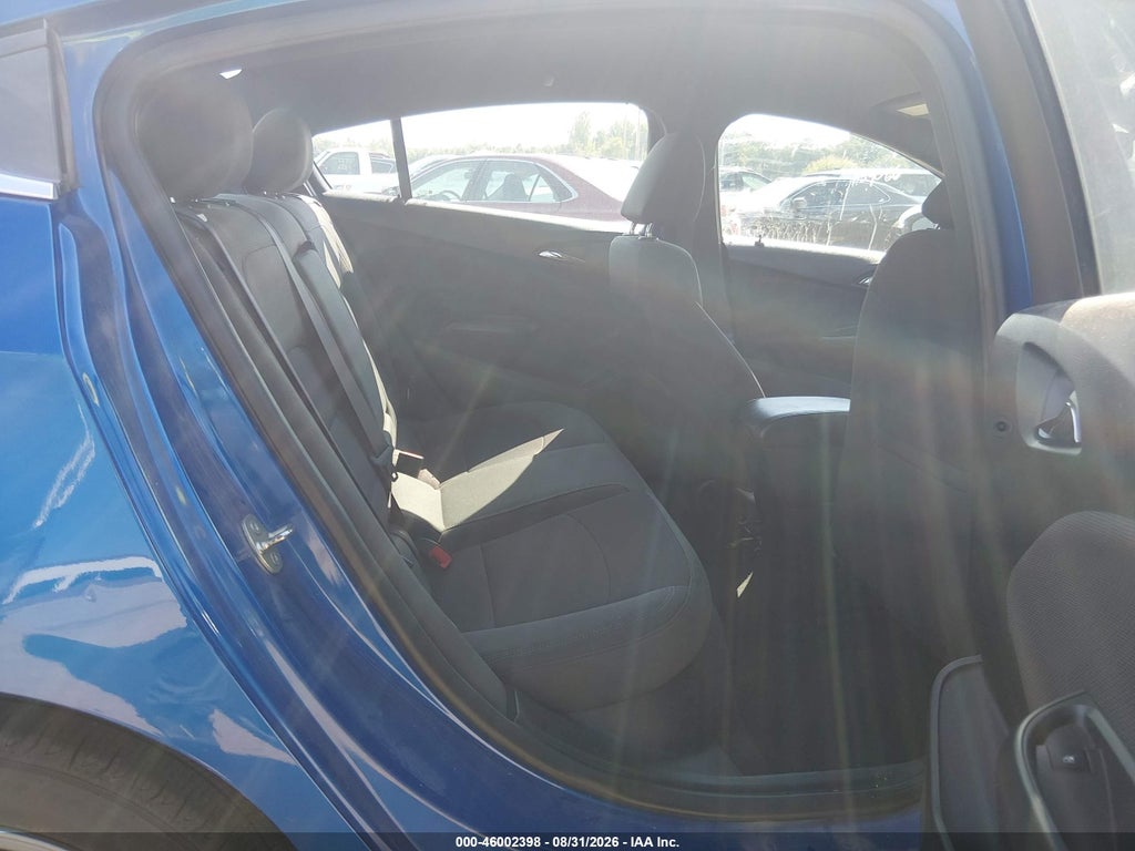 2016 Chevrolet Cruze LT Manual photo 8