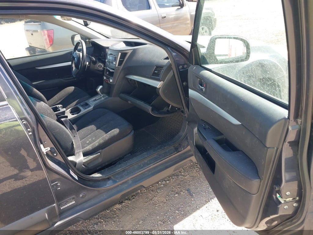 2011 Subaru Outback 2.5I Premium photo 5