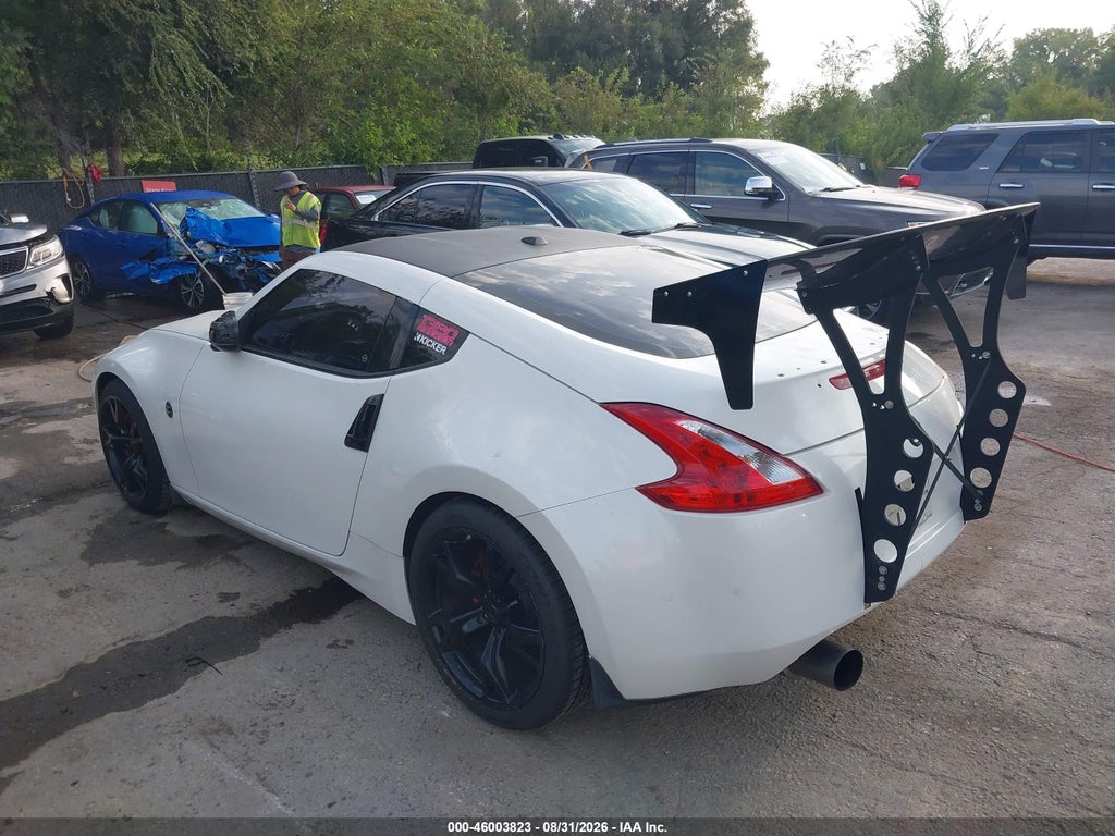 2010 Nissan 370Z Touring photo 3