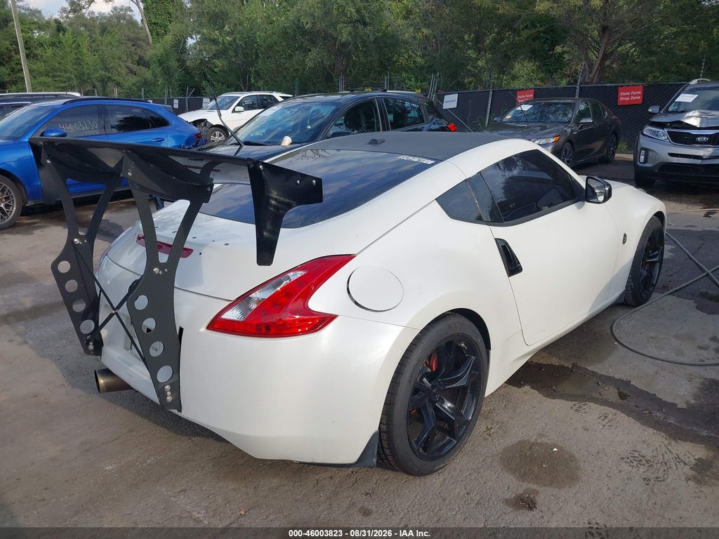 2010 Nissan 370Z Touring photo 4