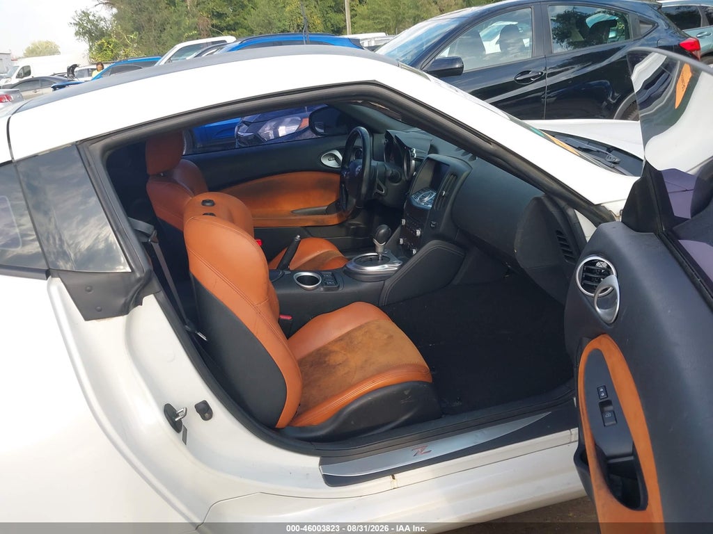 2010 Nissan 370Z Touring photo 5