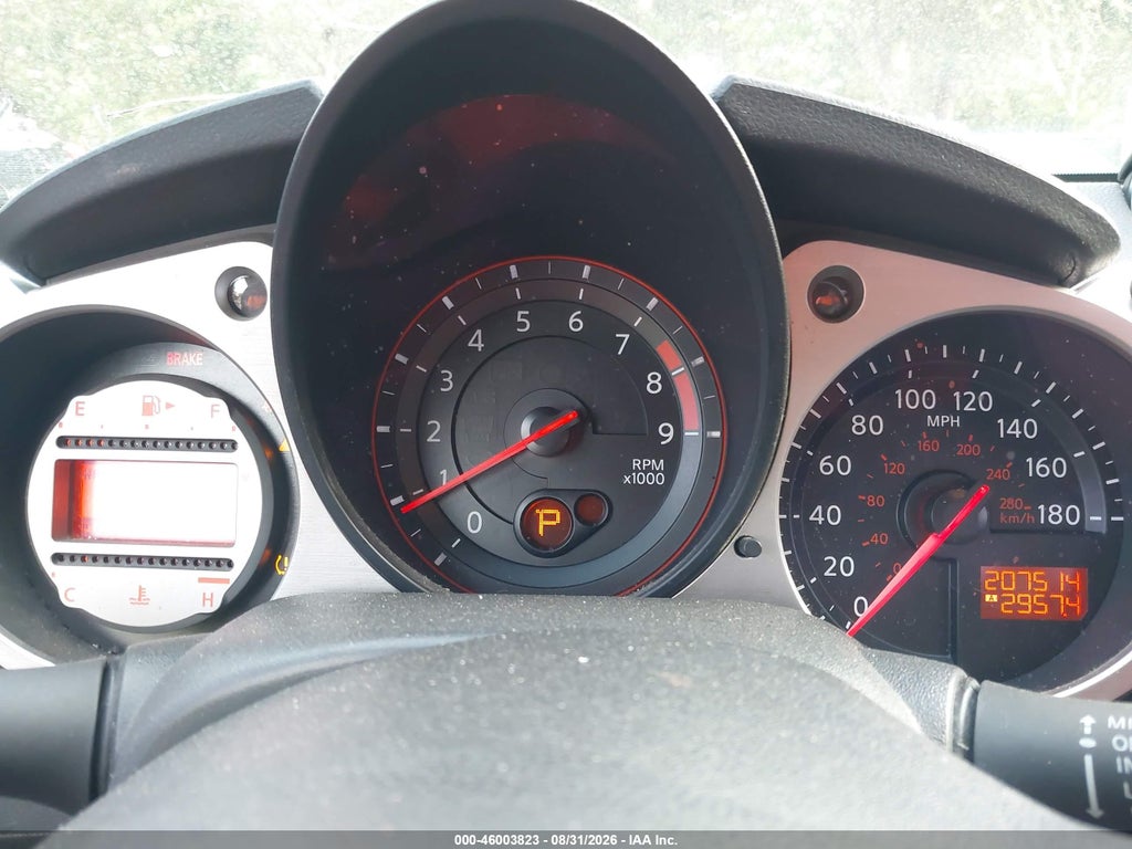 2010 Nissan 370Z Touring photo 7