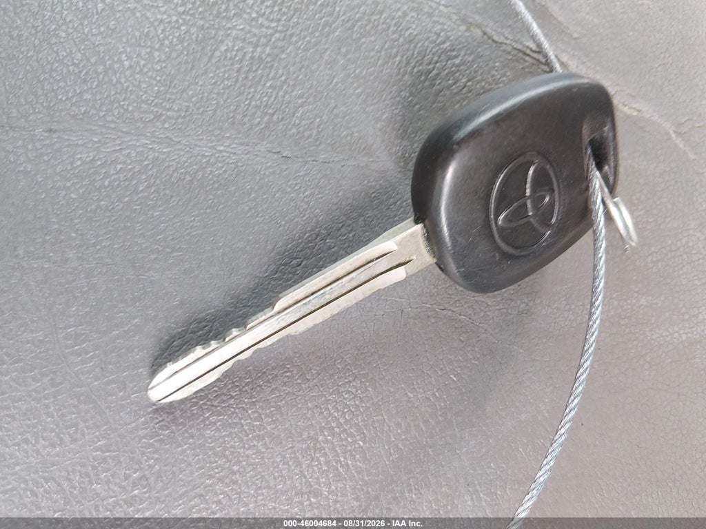 2005 Toyota Camry XLE V6 photo 11
