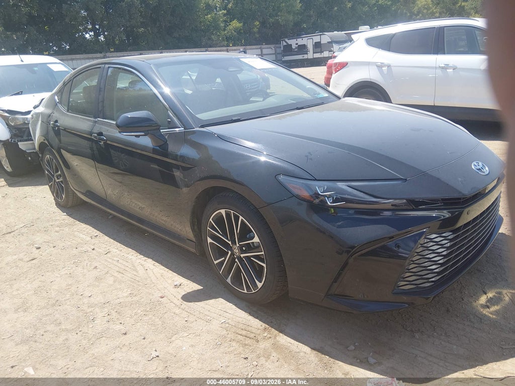 TOYOTA CAMRY 2025
