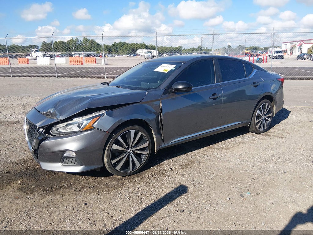 2020 Nissan Altima SR Intelligent AWD photo 2