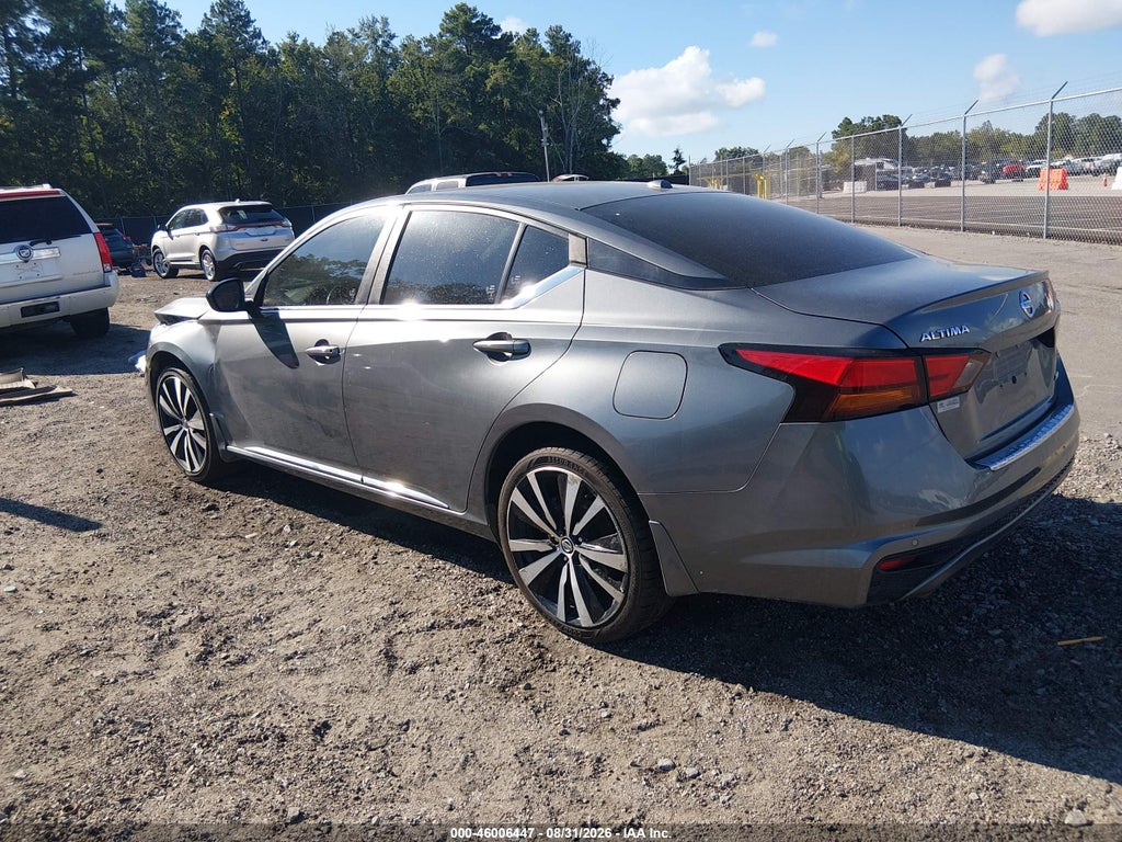 2020 Nissan Altima SR Intelligent AWD photo 3