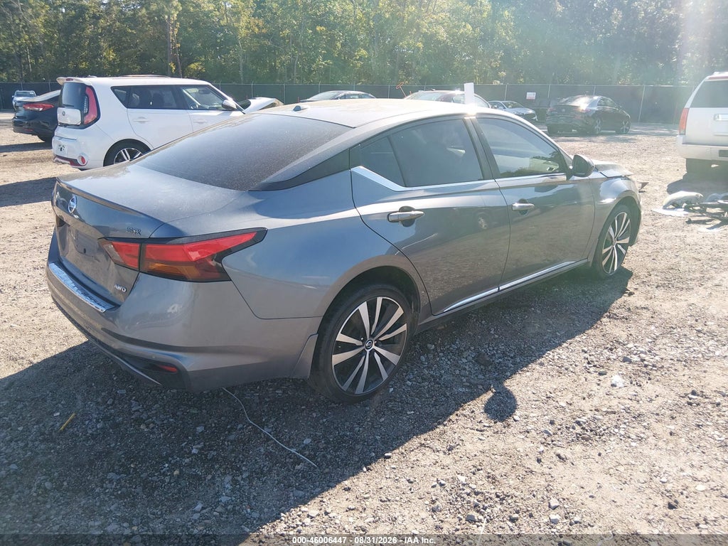 2020 Nissan Altima SR Intelligent AWD photo 4