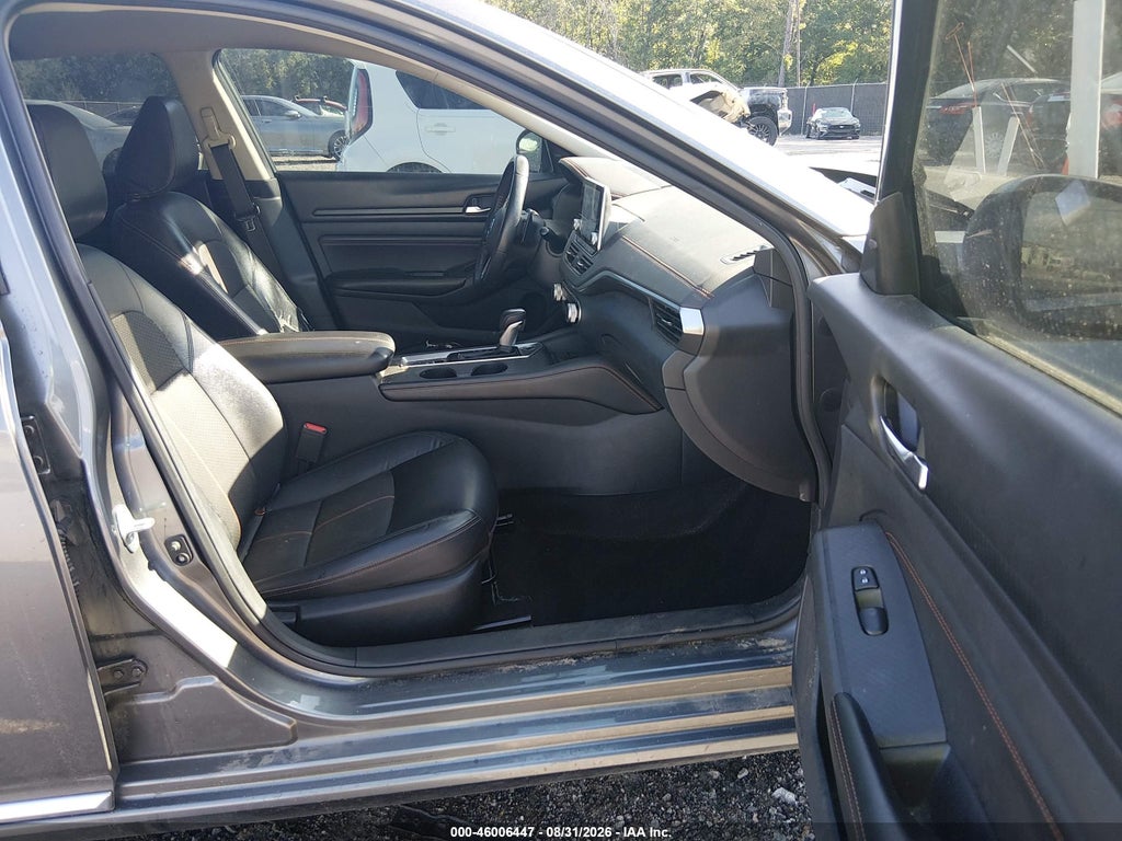 2020 Nissan Altima SR Intelligent AWD photo 5