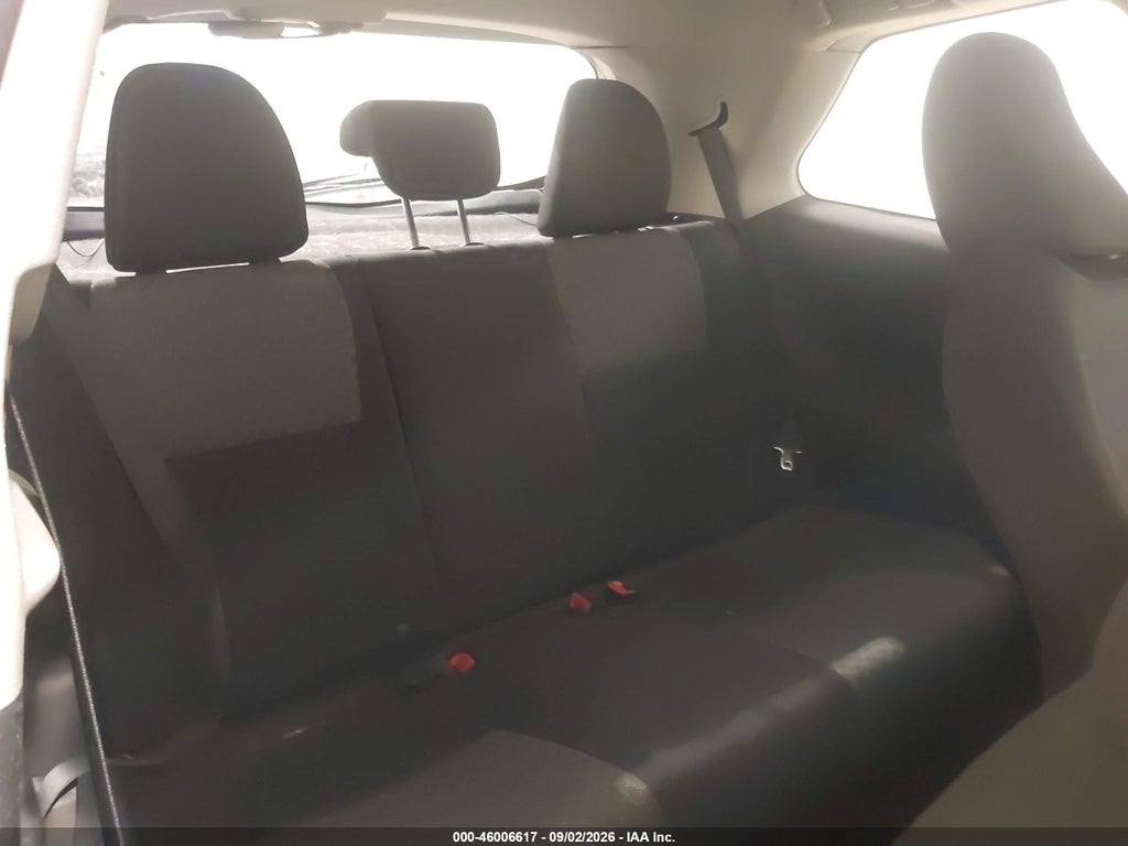 2015 Toyota Yaris LE photo 8