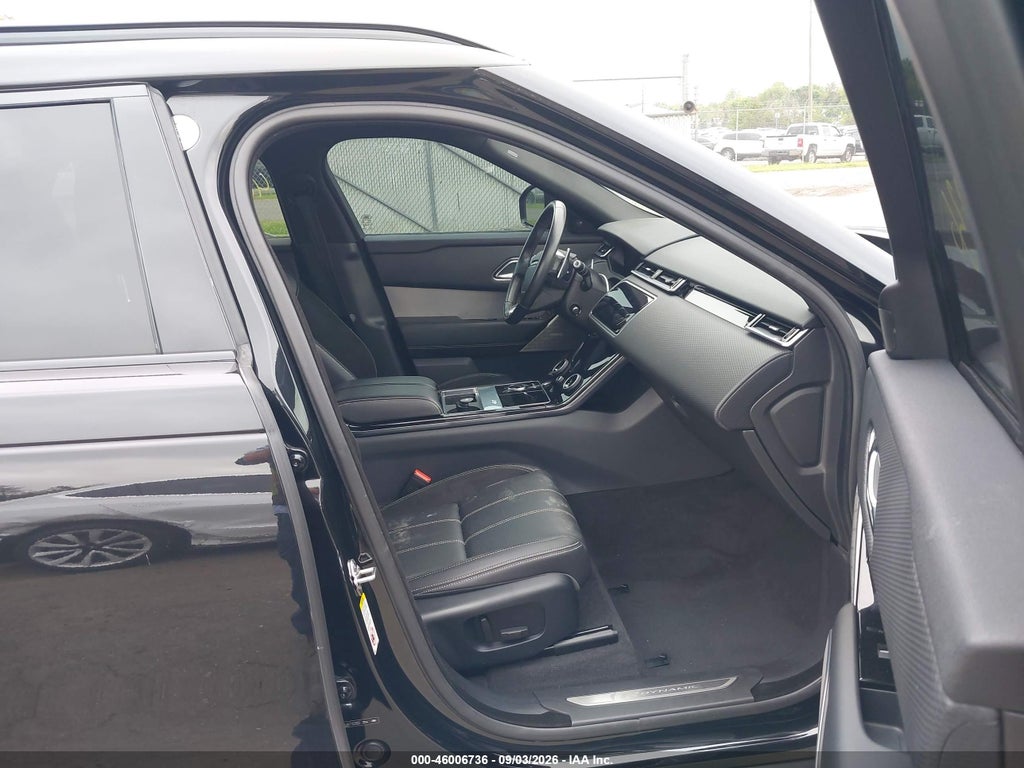 2018 Land Rover Range Rover Velar D180 SE R-Dynamic photo 5