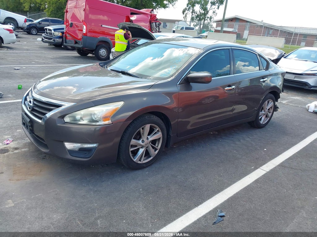 2014 Nissan Altima 2.5 SV photo 2
