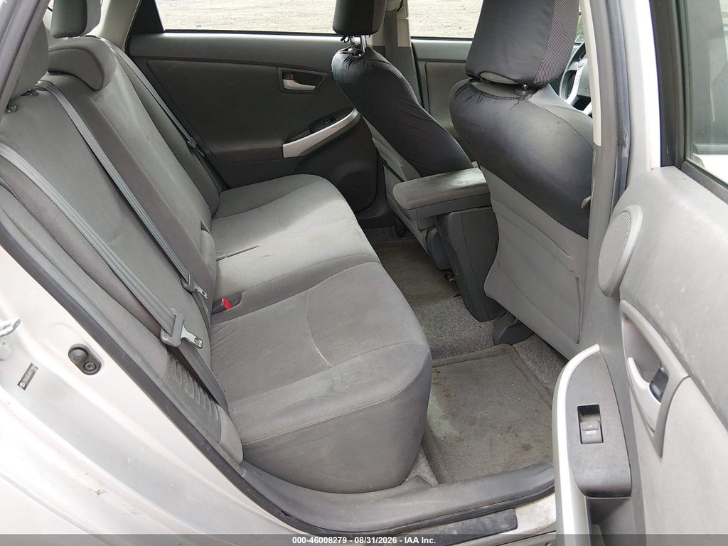 2010 Toyota Prius III photo 8
