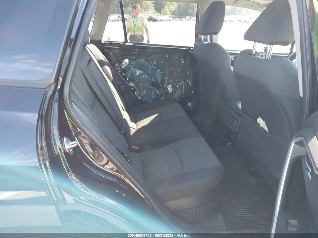 2021 Toyota RAV4 Hybrid XLE photo 8