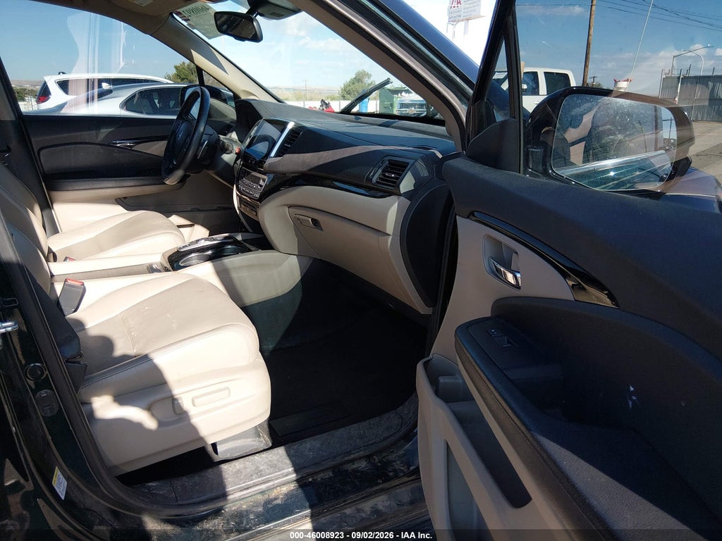 2016 Honda Pilot Touring photo 5