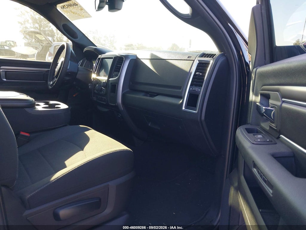 2022 Ram 1500 Classic Warlock 4X4 6'4 Box photo 5