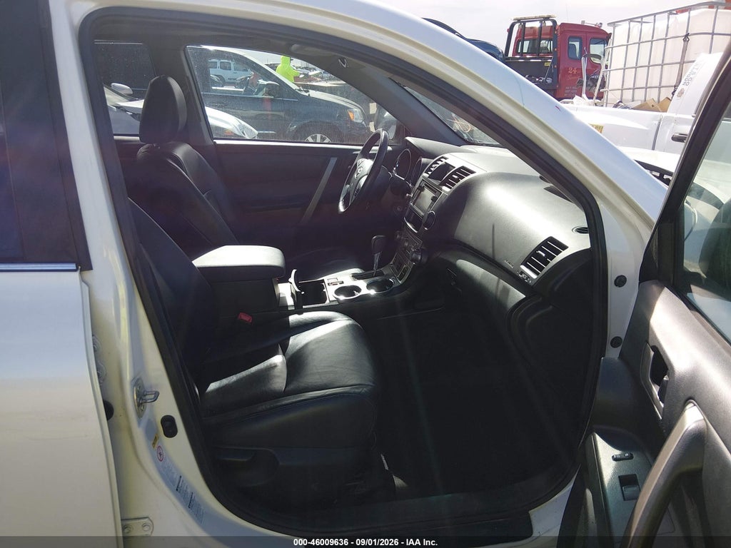 2013 Toyota Highlander SE V6 photo 5