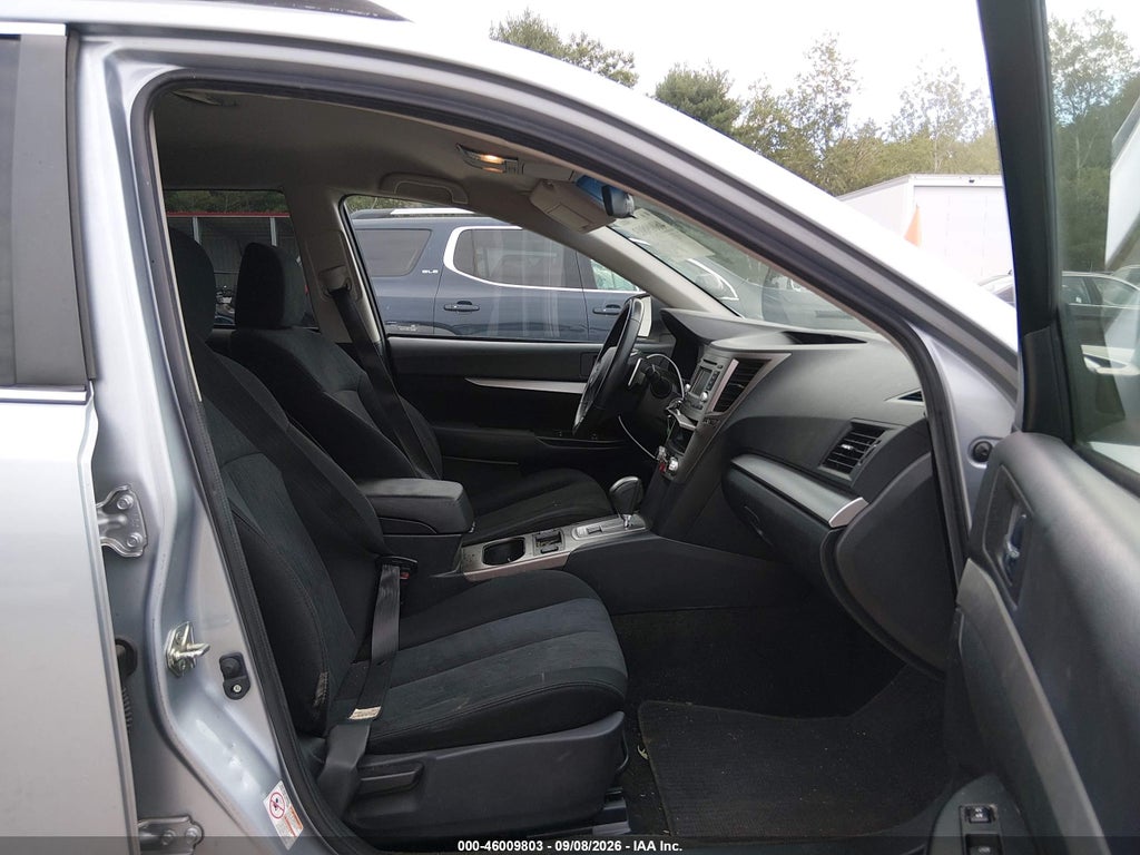 2014 Subaru Outback 2.5I Premium photo 5
