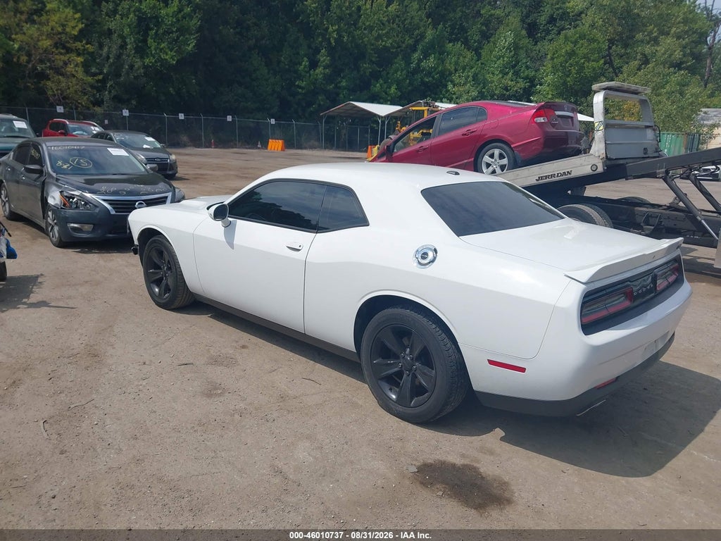 2019 Dodge Challenger SXT photo 3