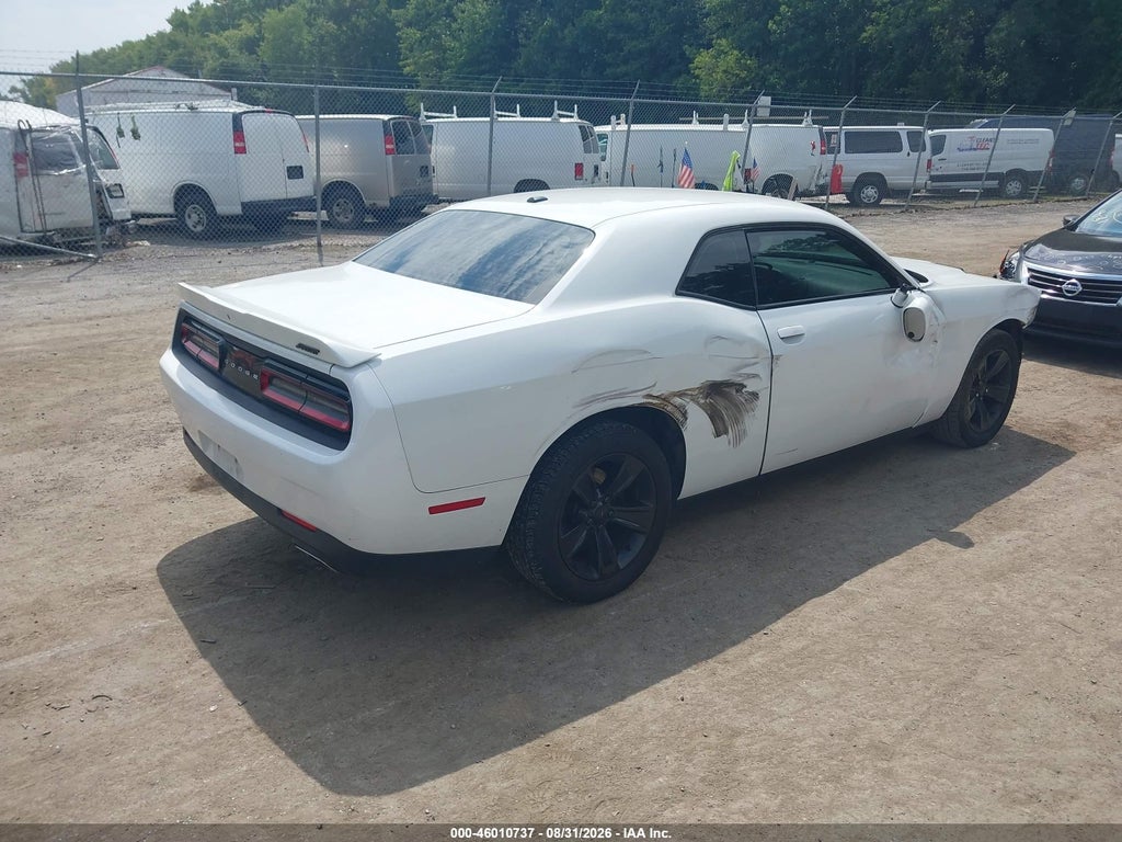 2019 Dodge Challenger SXT photo 4