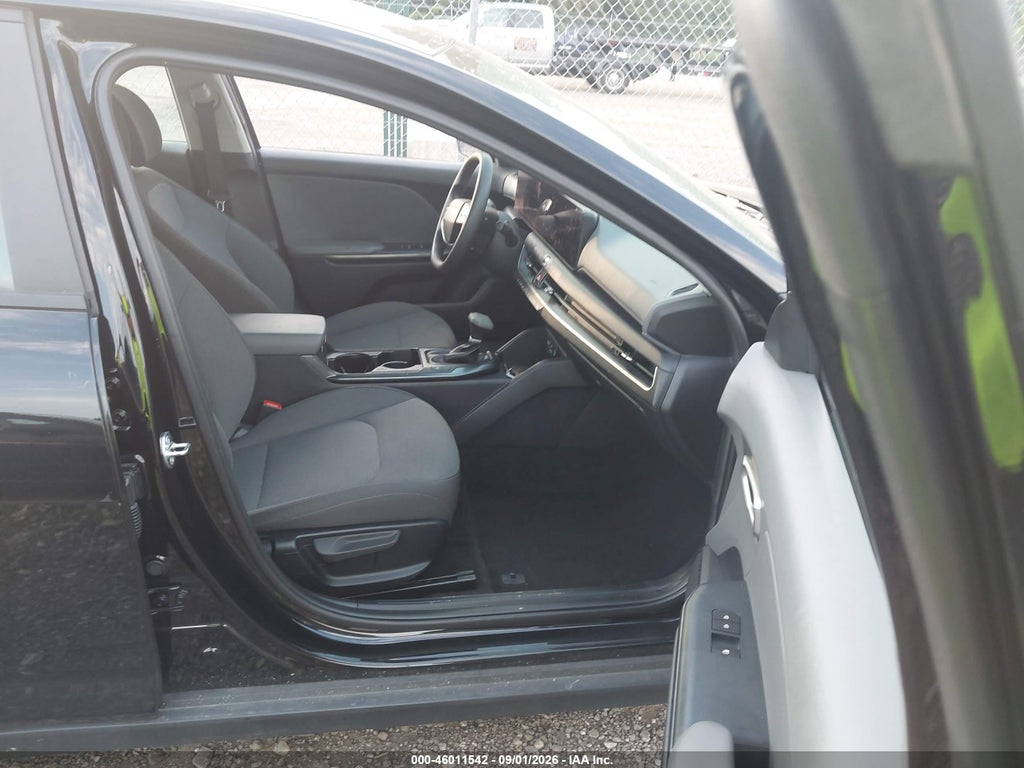 2025 Kia K4 LXS photo 5