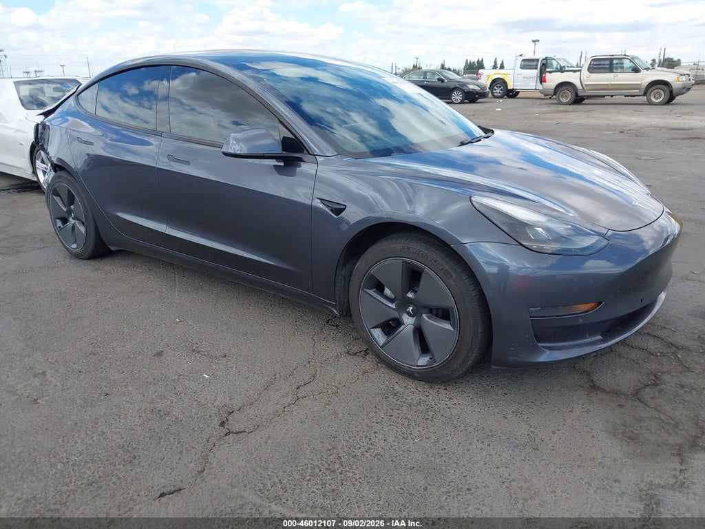 TESLA MODEL 3 2021