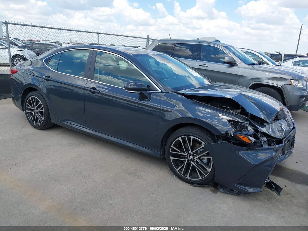 TOYOTA CAMRY 2026