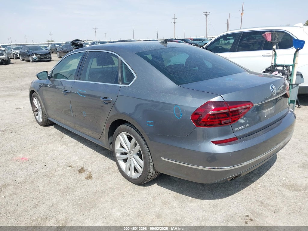2018 Volkswagen Passat 2.0T SE photo 3